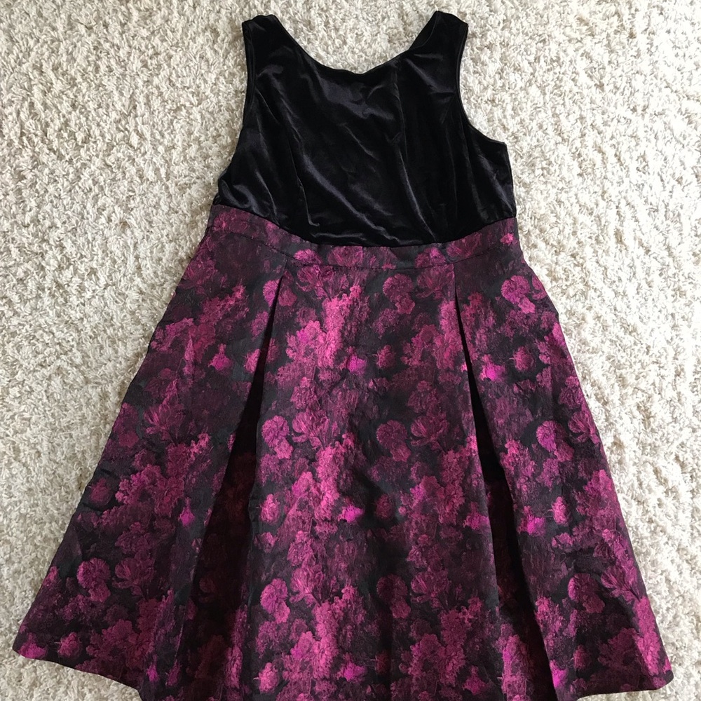 White House Black Market Dress. Size 20W NWT